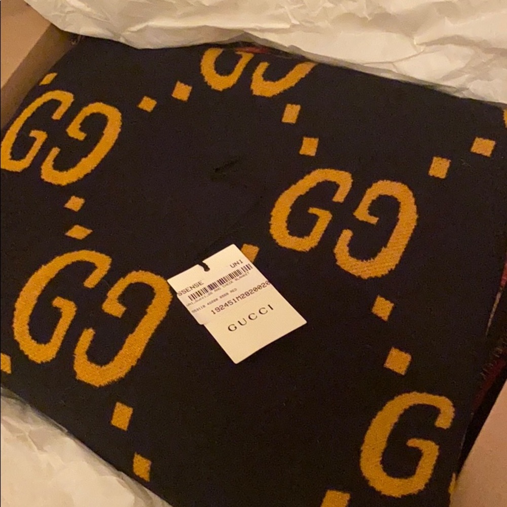 Reversible Gucci poncho